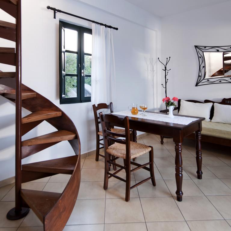 Anthonas Apartments Imerovigli  Bagian luar foto