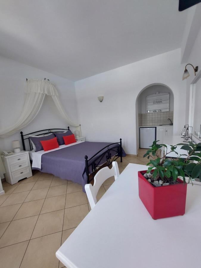 Anthonas Apartments Imerovigli  Bagian luar foto
