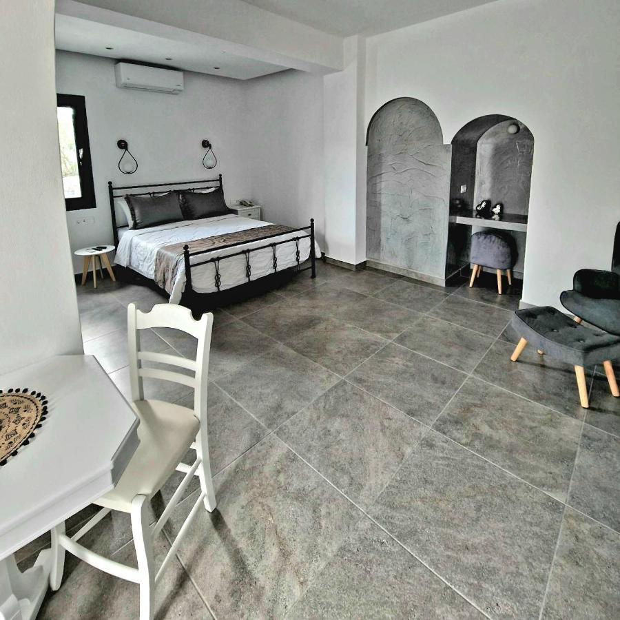 Anthonas Apartments Imerovigli  Bagian luar foto