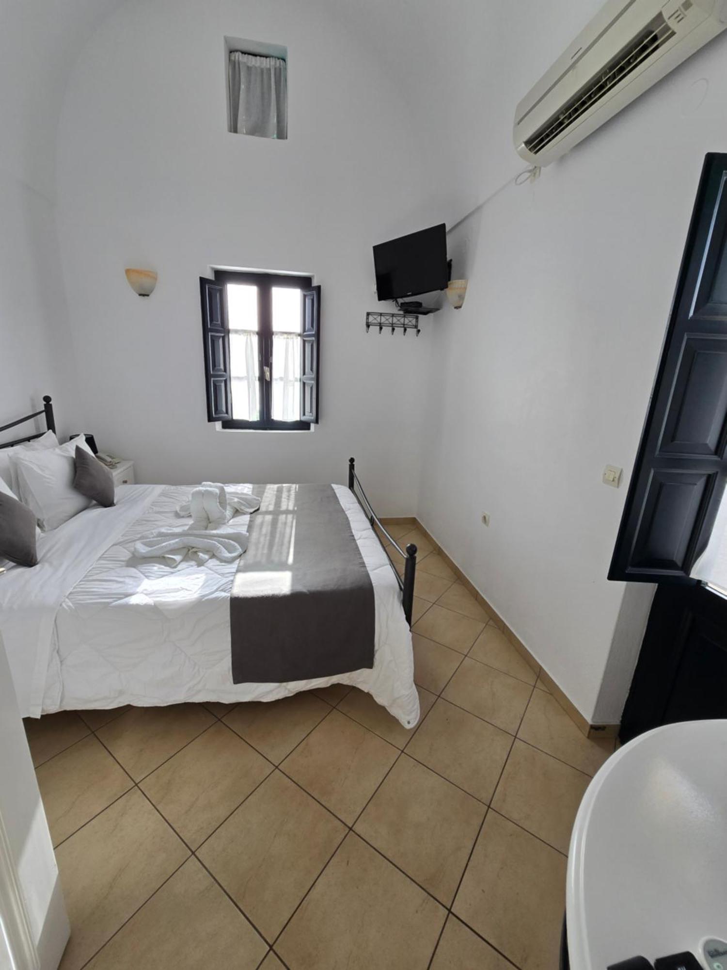 Anthonas Apartments Imerovigli  Bagian luar foto