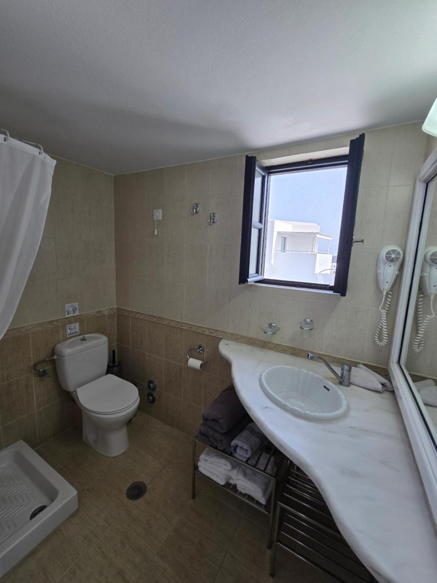 Anthonas Apartments Imerovigli  Bagian luar foto
