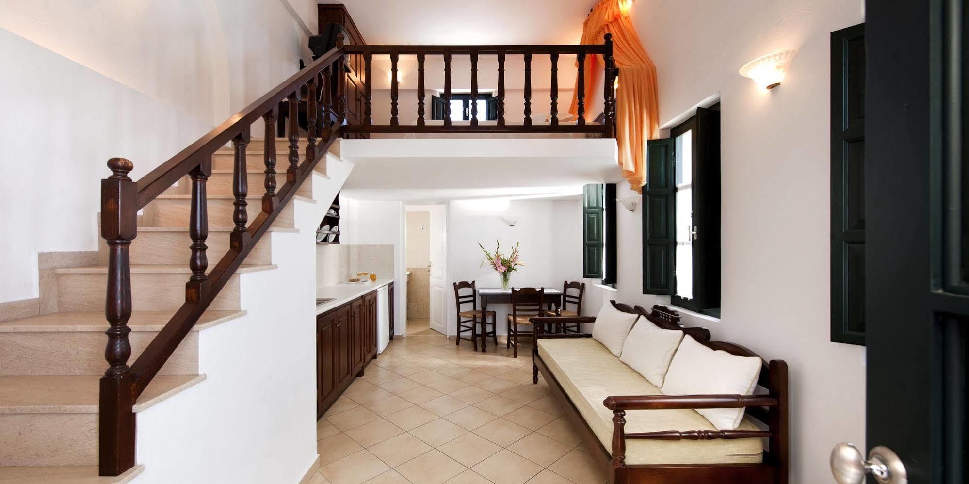 Anthonas Apartments Imerovigli  Bagian luar foto